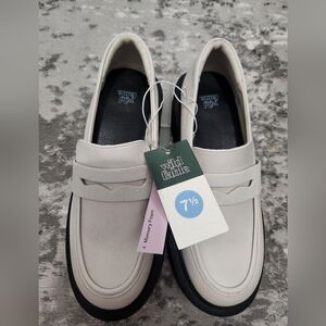 Womens Brand New WILD FABLE Ivory Loafers